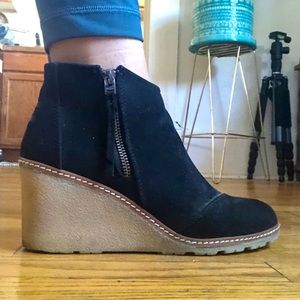 TOMS Black Wedges Size 8 Women’s